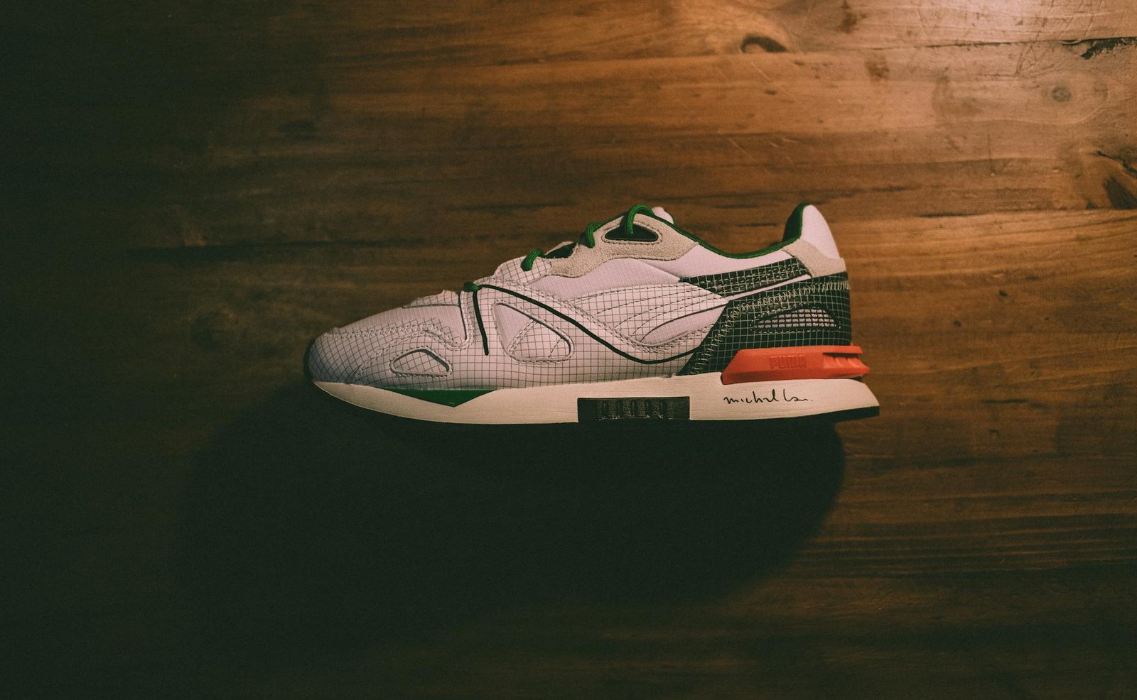 A evolução do Tênis (Sneaker Culture): De Jordan a Yeezy.