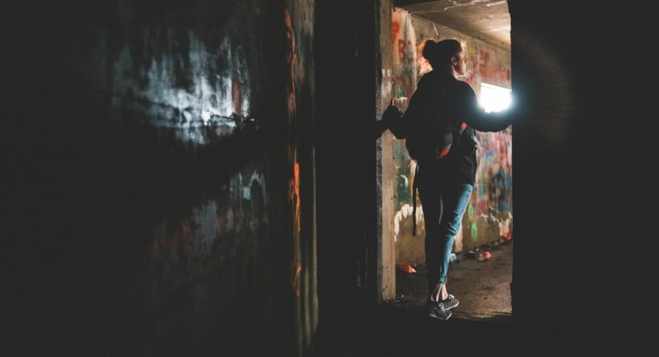 Para a história do jeans, tudo começou no século XIX, quando Levi Strauss e Jacob Davis criaram uma calça resistente para min