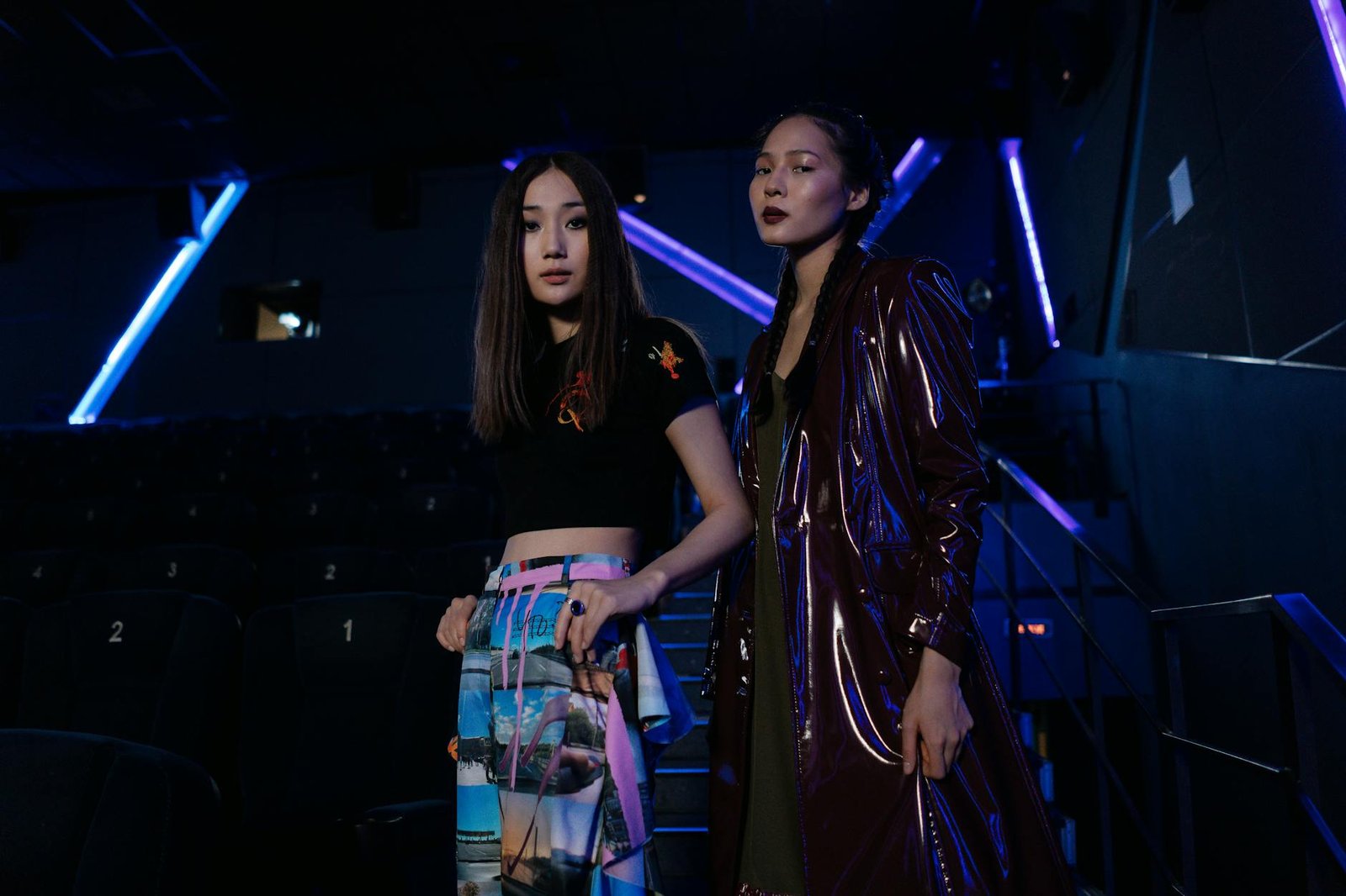 Para entender A influência do Cinema na Moda: Filmes que lançaram tendências, o cinema funciona como um catalisador cultural