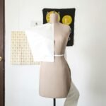 Moda Anos 80: Mergulhe nos Exageros, Ombreiras e Neon que Definiram Uma Era