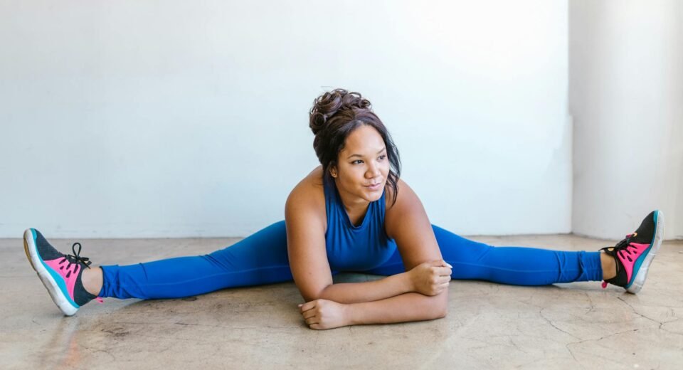 Para o biotipo oval, o segredo é equilibrar as proporções, criando linhas verticais e definindo a cintura sutilmente. Foco em