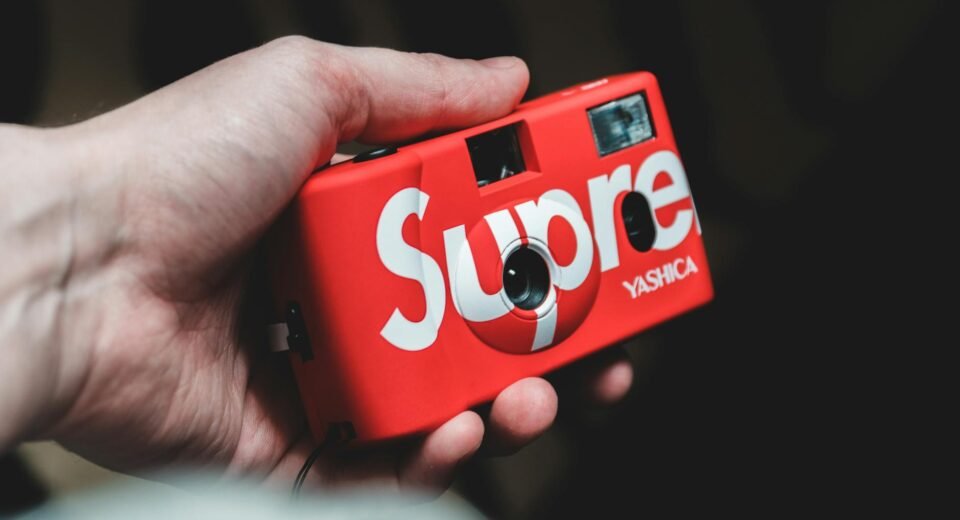 Para o biotipo retangular, que se caracteriza pela ausência de curvas acentuadas e proporções mais lineares entre ombros, cin