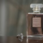 Pretinho Básico: A Fascinante História e Evolução de um Ícone Atemporal da Moda