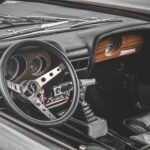 A evolução do Tênis (Sneaker Culture): De Jordan a Yeezy.