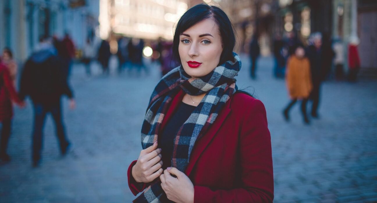 Para Lenços e Echarpes: 10 maneiras de amarrar, explore a versatilidade desses acessórios e eleve seu estilo. Aprenda técnica