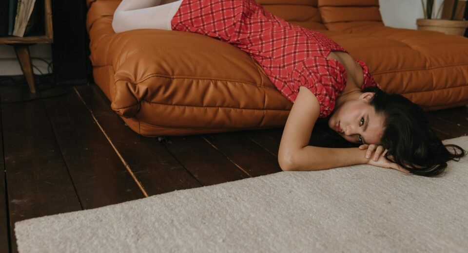 Para escolher a meia-calça ideal e evitar rasgos, é crucial entender os tipos de fios (deniers) e aplicar cuidados preventivo