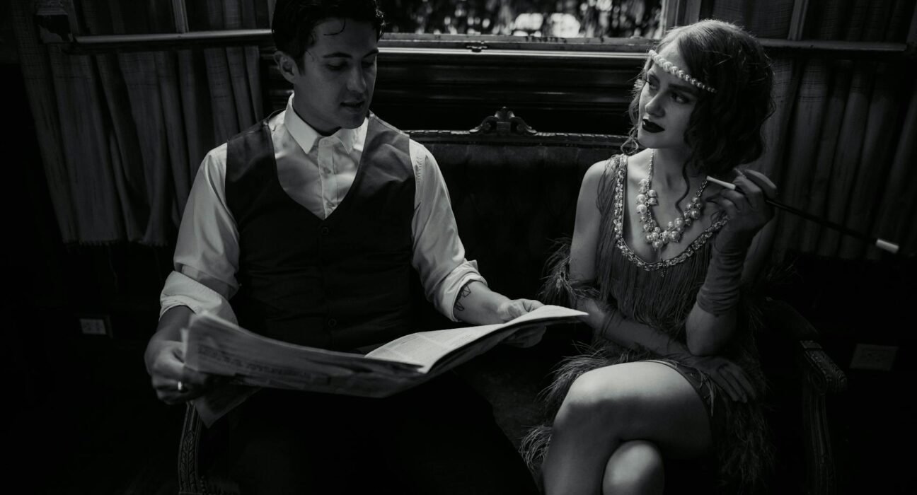 Para Moda Anos 20: Melindrosas e a Era do Jazz, entenda que foi um período de efervescência cultural e social, onde a moda re