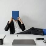 Domine a Moda Home Office: Conforto, Estilo e Autoridade em Videochamadas