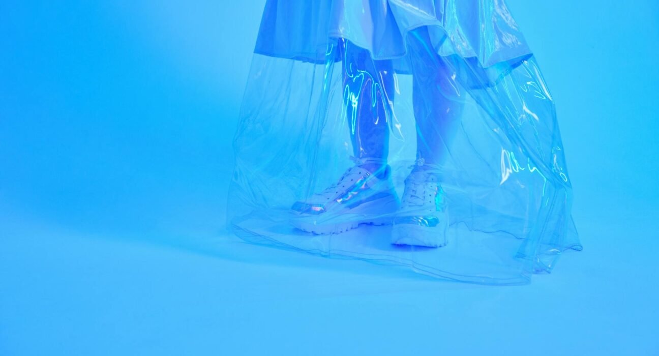 Para as Tendências Outono/Inverno 2026, espera-se uma fusão entre o conforto tecnológico e a elegância atemporal, com destaqu