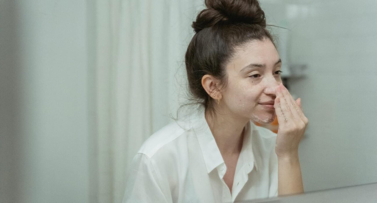 Pele Oleosa no Verão: O Guia Definitivo para Controle e Radiância Sob o Sol — como cuidar da pele oleosa no verão | Espaco Fa