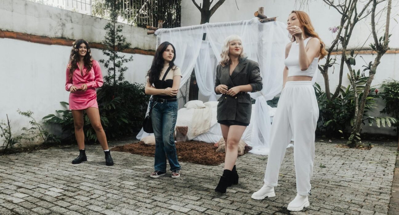 Revolucione Seu Guarda-Roupa: Como Fazer Looks Diferentes com as Mesmas Peças e Economizar — como fazer looks diferentes com