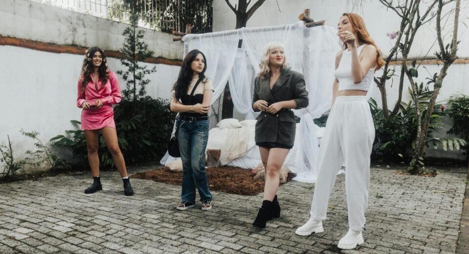 Revolucione Seu Guarda-Roupa: Como Fazer Looks Diferentes com as Mesmas Peças e Economizar — como fazer looks diferentes com