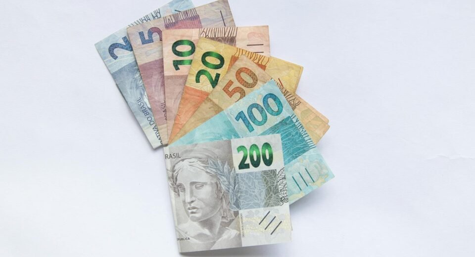 Domine Suas Finanças: O Guia Definitivo para Melhorar Sua Relação com o Dinheiro — como melhorar a relação com o dinheiro e s