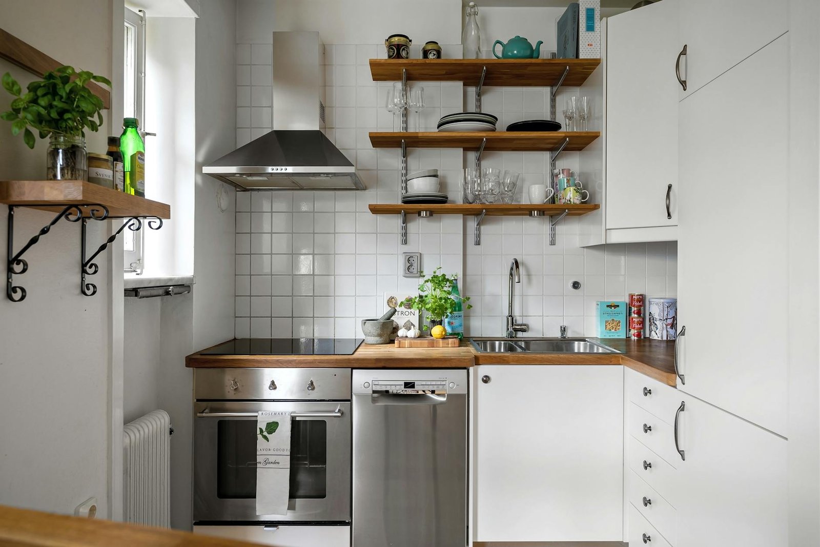Cozinha Pequena Funcional: O Guia Definitivo para Otimizar Seu Espaço — como organizar a cozinha pequena de forma funcional |