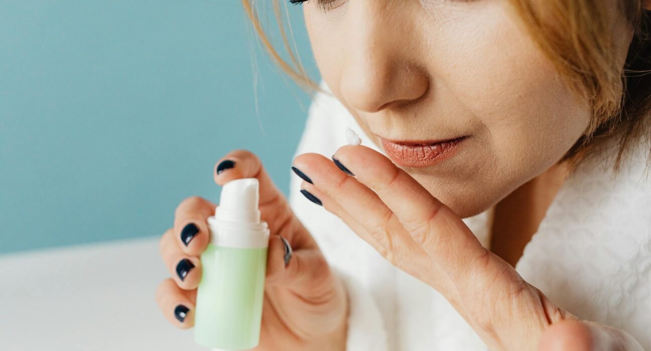 Skincare Antirrugas Precoce: O Guia Definitivo para uma Pele Jovem — como prevenir rugas precocemente com skincare | Espaco F