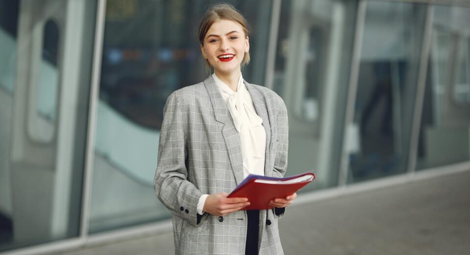 Entrevista de Emprego: O Que Vestir para Causar a Melhor Impressão e Conquistar a Vaga — como se vestir para uma entrevista d