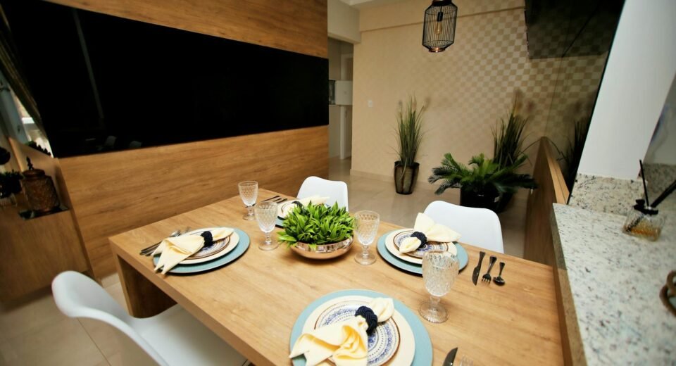 Sala de Jantar com Estilo: Guia Completo de Decoração para Impressionar — dicas para decorar a sala de jantar com estilo | Es