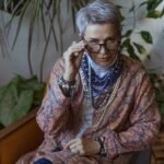 Como usar roupas vintage de forma moderna