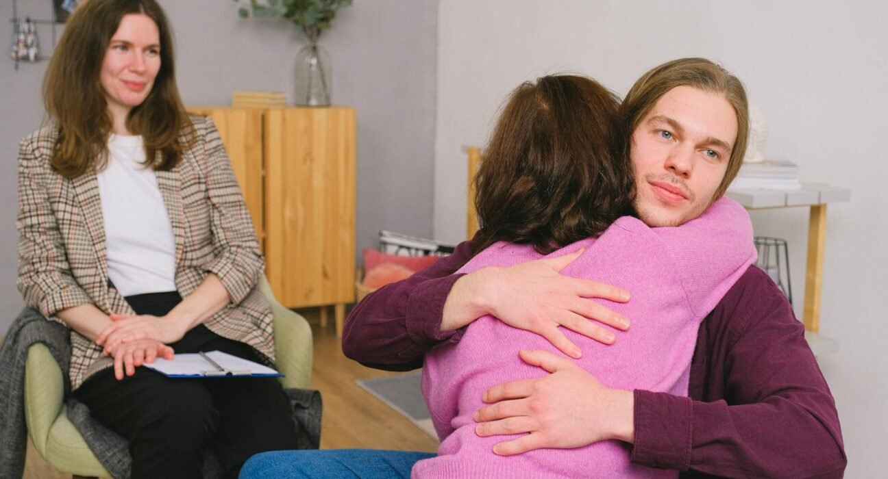 Terapia de Casal: O Papel Essencial e o Momento Certo para Considerar — o papel da terapia de casal e quando considerar | Esp