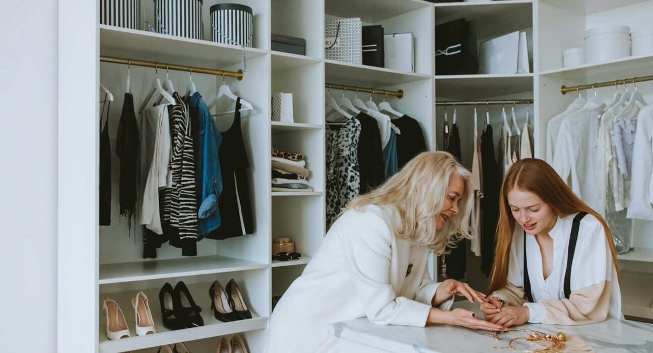 Capsule Wardrobe: O Guia Definitivo para Descomplicar Seu Estilo e Montar o Seu Guarda-Roupa Essencial — o que é capsule ward