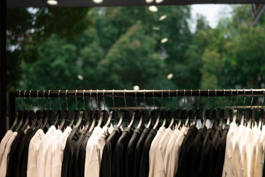 Como pesquisar confecções, marcas e lojas de moda